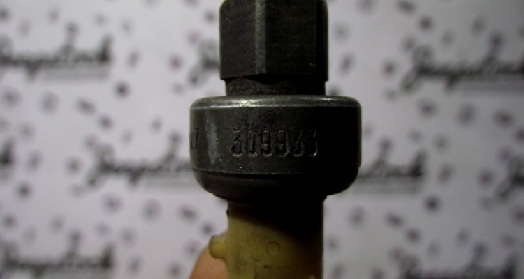 Датчик высокого давления кондиционера (92-95) Jeep Grand Cherokee ZG-ZJ, оригинальный номер производителя 309933 OEM Датчик высокого давления кондиционера (92-95)