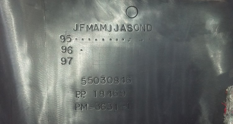 Пластик боковина багажника правая черная, оригинальный номер производителя 55030847, 5FM59CAZ OEM Боковина багажника правая (Agate)