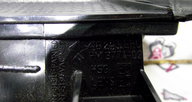 Дополнительный стоп сигнал обманка (96-98г) Jeep Grand Cherokee ZG-ZJ, оригинальный номер производителя 48291 OEM Дополнительный стоп сигнал обманка (96-98г)