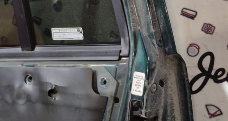 Дверь задняя правая зеленая Limited Jeep Grand Cherokee ZG-ZJ, оригинальный номер производителя 04856148 OEM Дверь задняя правая зеленая Limited