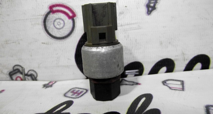 Датчик низкого давления кондиционера 98г Jeep Grand Cherokee ZG-ZJ, оригинальный номер производителя OEM Датчик низкого давления кондиционера 98г