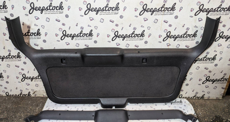 Обшивка 5ой двери 96-98г (AGATE) Jeep Grand Cherokee ZG-ZJ, оригинальный номер производителя 5EZ50SAZ, 55196274, 5216729 OEM Обшивка 5ой двери 96-98г (AGATE)