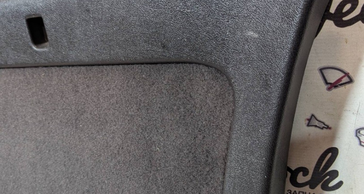 Обшивка 5ой двери 96-98г (AGATE) Jeep Grand Cherokee ZG-ZJ, оригинальный номер производителя 5EZ50SAZ, 55196274, 5216729 OEM Обшивка 5ой двери 96-98г (AGATE)