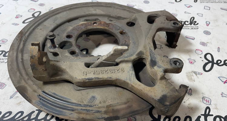 Опорный щит задний тормозной левый Jeep Grand Cherokee ZG-ZJ, оригинальный номер производителя 04796343, 04762129, 04796337 OEM Опорный щит задний тормозной левый
