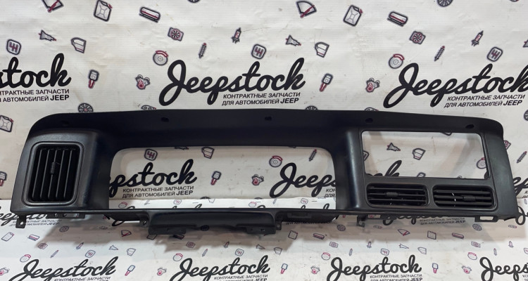 Накладка Щитка приборов 96-98г (дефект) Jeep Grand Cherokee ZG-ZJ, оригинальный номер производителя 55116241 OEM Накладка Щитка приборов 96-98г (дефект) Jeep Grand Cherokee ZG-ZJ