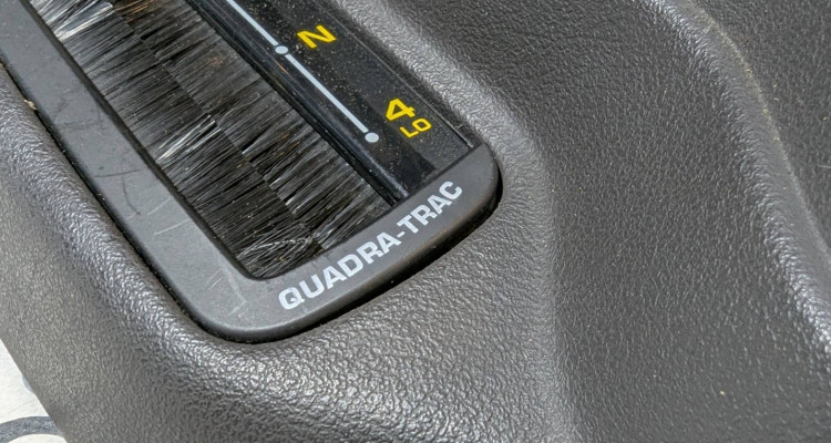 Напольная консоль 96-98г (AGATE) Jeep Grand Cherokee ZG-ZJ, оригинальный номер производителя 5DY05SAZ, OEM Напольная консоль 96-98г (AGATE)
