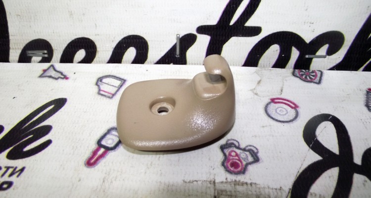 Крючок солнцезащитного козырька (Camel) Jeep Grand Cherokee WG-WJ, оригинальный номер производителя 5FS40RK5 OEM Крючок солнцезащитного козырька (Camel)