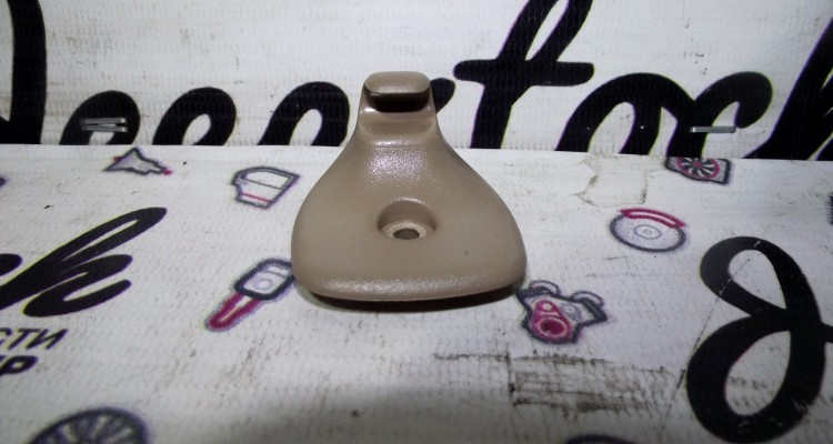 Крючок солнцезащитного козырька (Camel) Jeep Grand Cherokee WG-WJ, оригинальный номер производителя 5FS40RK5 OEM Крючок солнцезащитного козырька (Camel)