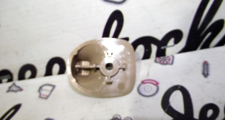 Крючок солнцезащитного козырька (Camel) Jeep Grand Cherokee WG-WJ, оригинальный номер производителя 5FS40RK5 OEM Крючок солнцезащитного козырька (Camel)