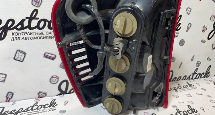 Фонарь задний левый (дефект) Jeep Grand Cherokee WG-WJ, оригинальный номер производителя 55155143AC OEM Фонарь задний правый Jeep Grand Cherokee WG-WJ