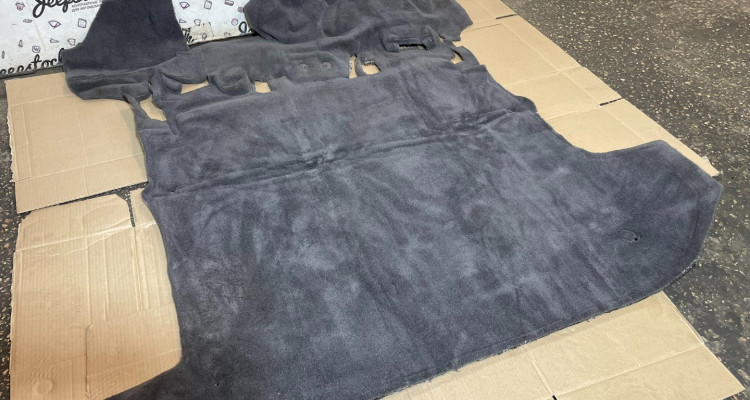 Ковровое покрытие задняя часть (Agate) Jeep Grand Cherokee ZG-ZJ, оригинальный номер производителя OEM Ковровое покрытие задняя часть (Agate)