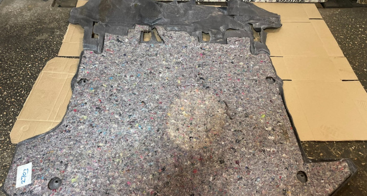 Ковровое покрытие задняя часть (Agate) Jeep Grand Cherokee ZG-ZJ, оригинальный номер производителя OEM Ковровое покрытие задняя часть (Agate)
