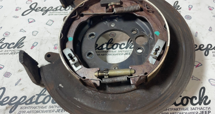 Опорный щит задний тормозной правый Jeep Grand Cherokee ZG-ZJ, оригинальный номер производителя 04796342, 04762128, 04796337 OEM Опорный щит задний тормозной правый