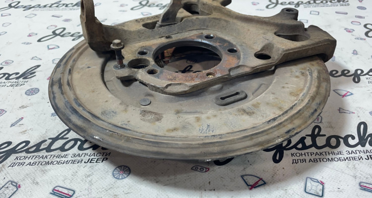 Опорный щит задний тормозной правый Jeep Grand Cherokee ZG-ZJ, оригинальный номер производителя 04796342, 04762128, 04796337 OEM Опорный щит задний тормозной правый