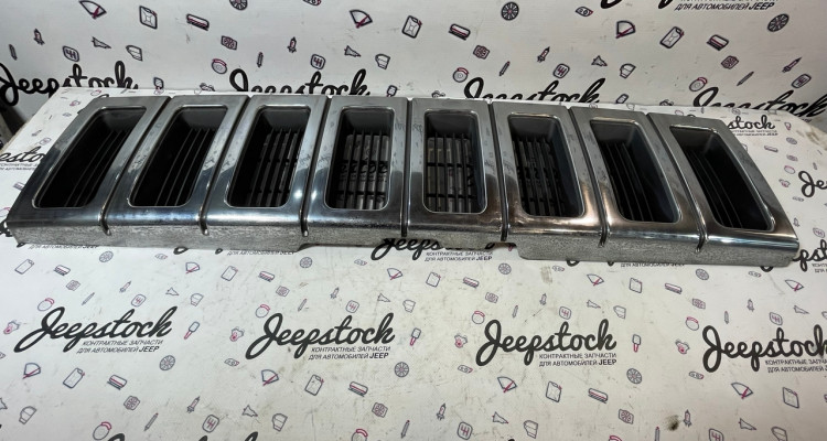 2000000004082 Решетка радиатора серая 92-95 Jeep Grand Cherokee ZG-ZJ, оригинальный номер производителя 55054890, 55054889 OEM Решетка радиатора 92-95 Jeep Grand Cherokee ZG-ZJ