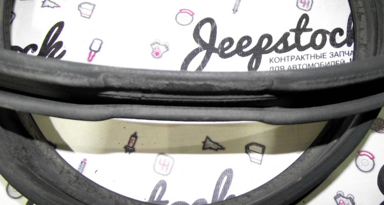  Уплотнительная резинка верхняя левая Jeep Grand Cherokee ZG-ZJ, оригинальный номер производителя 55135169 OEM Уплотнительная резинка верхняя левая