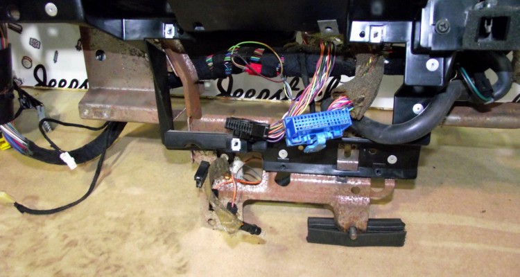 2000000000145 ZG-ZJ Скелет передней салонной панели (96-98г), оригинальный номер производителя 55115109 OEM Скелет передней салонной панели (96-98г)