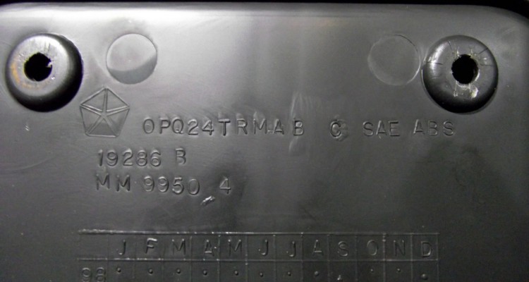 Напольная консоль, бар (Black) Jeep Grand Cherokee WG-WJ, оригинальный номер производителя 0PQ24TRMAB OEM Напольная консоль, бар (Black)