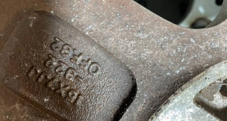 Комплект колес 225/70 R15 Jeep Cherokee XJ Bridgestone Blizzak DM-Z3, оригинальный номер производителя OEM Комплект колес 225/70 R15 Jeep Cherokee XJ