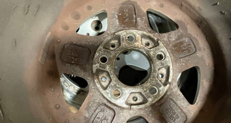 Комплект колес 225/70 R15 Jeep Cherokee XJ Bridgestone Blizzak DM-Z3, оригинальный номер производителя OEM Комплект колес 225/70 R15 Jeep Cherokee XJ