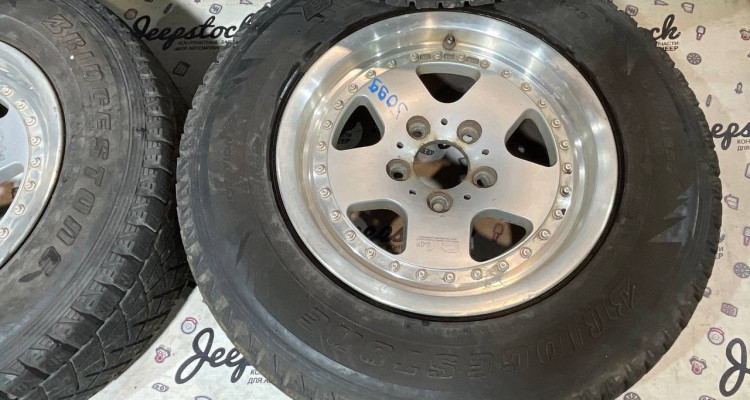 Комплект колес 225/70 R15 Jeep Cherokee XJ Bridgestone Blizzak DM-Z3, оригинальный номер производителя OEM Комплект колес 225/70 R15 Jeep Cherokee XJ