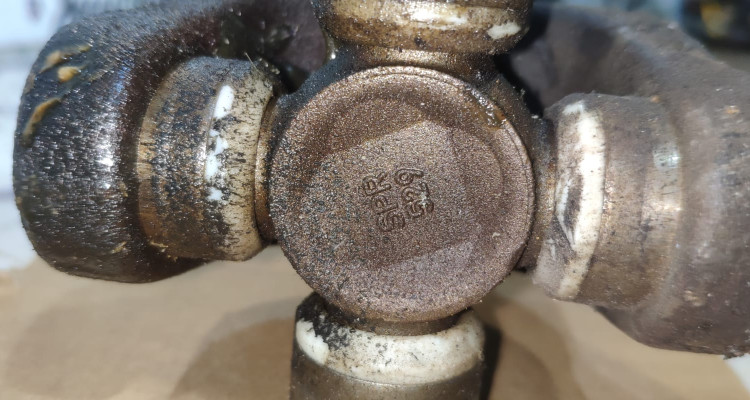 Кардан передний 4.0l Jeep Cherokee, XJ, оригинальный номер производителя 53005542AC OEM Кардан передний