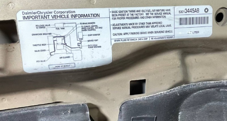 Капот передний вишня Jeep Grand Cherokee WG-WJ, оригинальный номер производителя 53013312AB OEM Капот в сборе с утеплителем золотистый Jeep Grand Cherokee WG-WJ