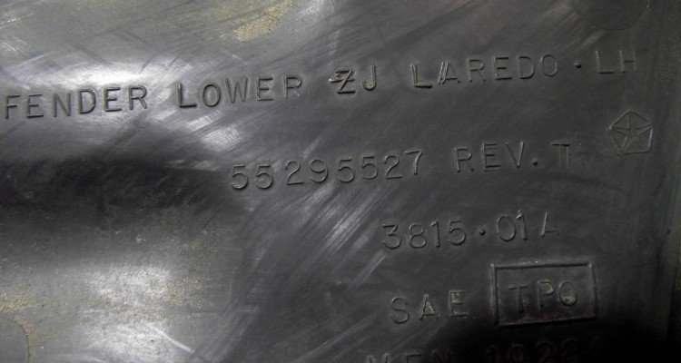 Накладка переднего левого крыла LAREDO Jeep Grand Cherokee ZG-ZJ, оригинальный номер производителя 55295527 OEM Накладка переднего левого крыла LAREDO
