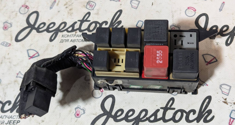  Блок реле салонный 92-95 Jeep Cherokee XJ, оригинальный номер производителя OEM Блок реле салонный 92-95