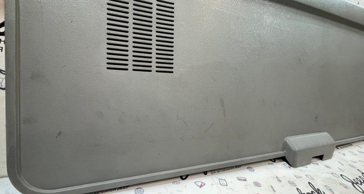 Обшивка 5ой двери 92-95 (GRAY) Jeep Cherokee XJ, оригинальный номер производителя 5DK17MS1 OEM Обшивка 5ой двери 92-95 (GRAY)