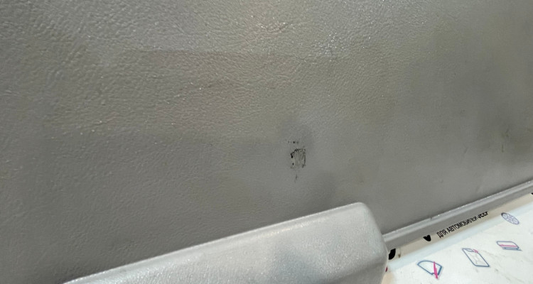 Обшивка 5ой двери 92-95 (GRAY) Jeep Cherokee XJ, оригинальный номер производителя 5DK17MS1 OEM Обшивка 5ой двери 92-95 (GRAY)