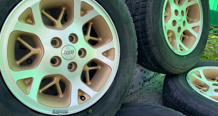 2000000027111 Комплект колес на 215/70/R16 Limited Jeep Grand Cherokee ZG-ZJ, оригинальный номер производителя OEM Комплект колес на 255/65/R16 Limited Jeep Grand Cherokee ZG-ZJ