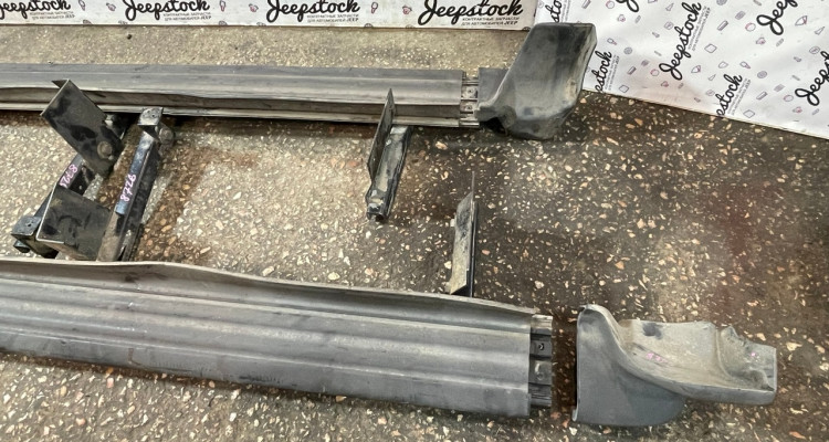 Подножки комплект (дефект) Jeep Grand Cherokee ZG-ZJ, оригинальный номер производителя OEM Подножки комплект Jeep Grand Cherokee ZG-ZJ