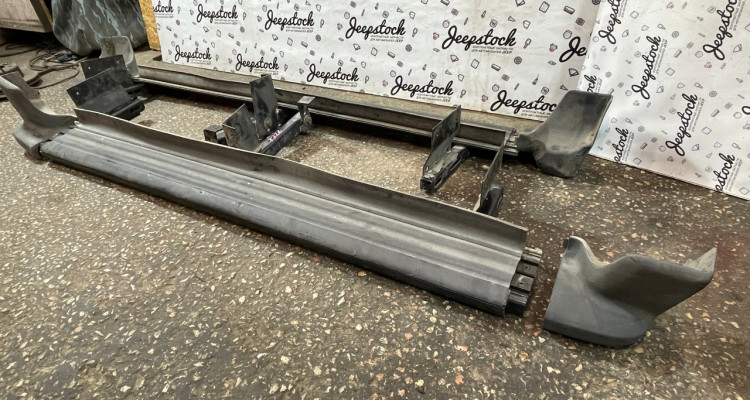 Подножки комплект (дефект) Jeep Grand Cherokee ZG-ZJ, оригинальный номер производителя OEM Подножки комплект Jeep Grand Cherokee ZG-ZJ