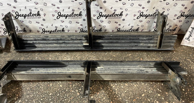 Подножки комплект (дефект) Jeep Grand Cherokee ZG-ZJ, оригинальный номер производителя OEM Подножки комплект Jeep Grand Cherokee ZG-ZJ