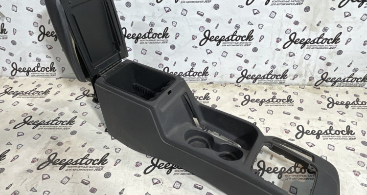  Напольная консоль 96-98г (Agate) дефект Jeep Grand Cherokee ZG-ZJ, оригинальный номер производителя 5DY05SAZ, 55115228, 55115308 OEM Напольная консоль 96-98г (Agate) дефект Jeep Grand Cherokee ZG-ZJ