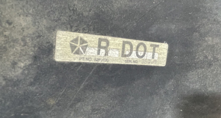 Бампер задний 96-98 черный (дефект) Jeep Grand Cherokee ZG-ZJ, оригинальный номер производителя OEM Бампер задний 96-98 черный (дефект) Jeep Grand Cherokee ZG-ZJ