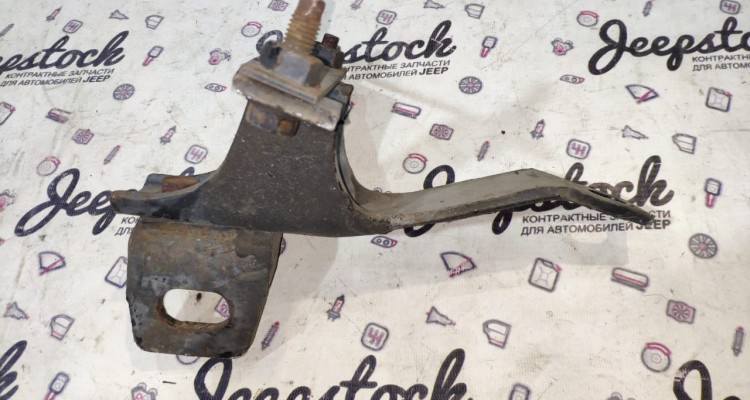 Задняя буксировочная проушина Jeep Grand Cherokee ZG-ZJ, оригинальный номер производителя 5200584, 52057738 OEM Задняя буксировочная проушина