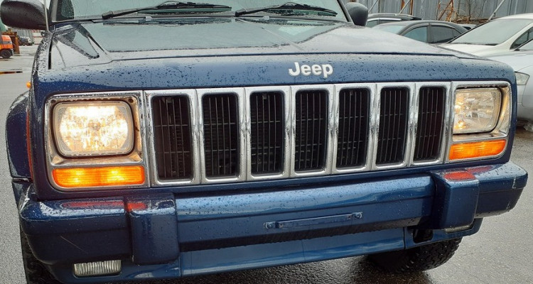 Морда передняя рестайлинг (зеленая) Jeep Cherokee XJ, оригинальный номер производителя OEM Морда передняя рестайлинг (синяя)