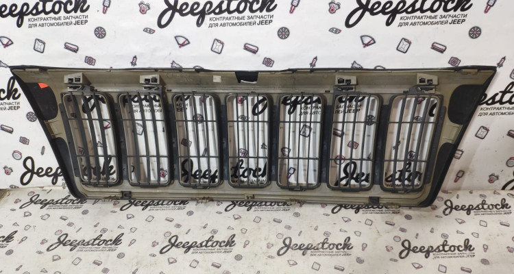 Решетка радиатора черная 03-04 Jeep Grand Cherokee WG-WJ, оригинальный номер производителя 5JU72TRMAC OEM Решетка радиатора черная 03-04