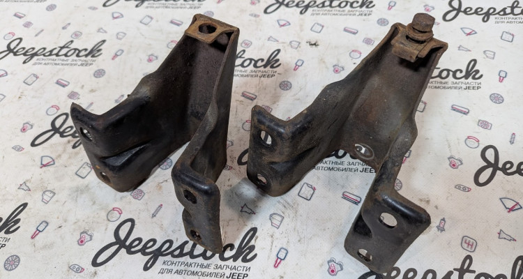 Кронштейны заднего бампера 92-95 Jeep Cherokee XJ, оригинальный номер производителя OEM Кронштейны заднего бампера 92-95