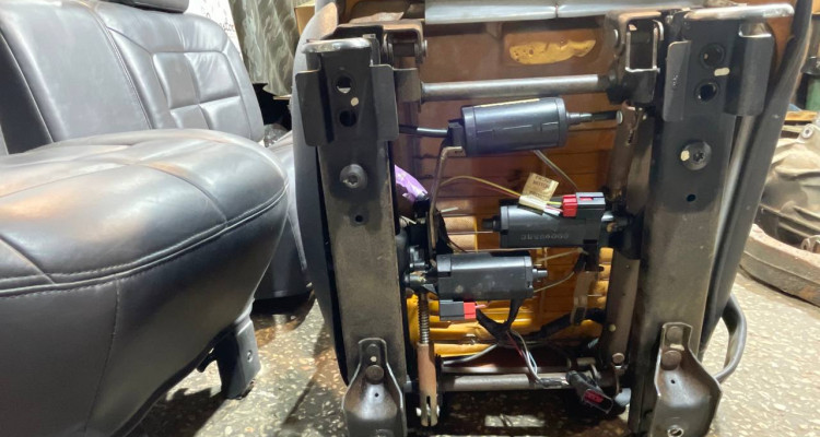 Комплект сидений LHD (Agate) рестайлинг Jeep Grand Cherokee ZG-ZJ, оригинальный номер производителя OEM Комплект сидений LHD (Agate) рестайлинг Jeep Grand Cherokee ZG-ZJ