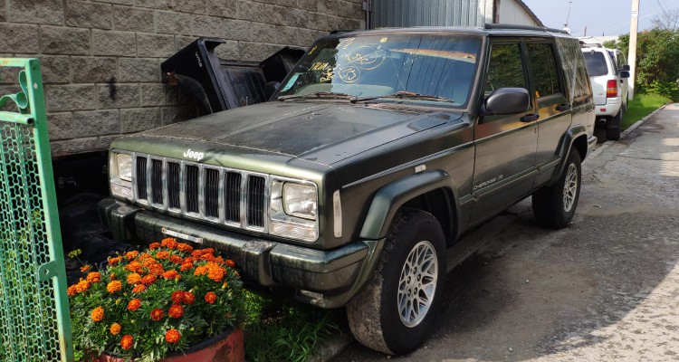 Капот 96-01 зеленый2 Jeep Cherokee XJ, оригинальный номер производителя Cherokee XJ OEM Капот 96-01 зеленый2