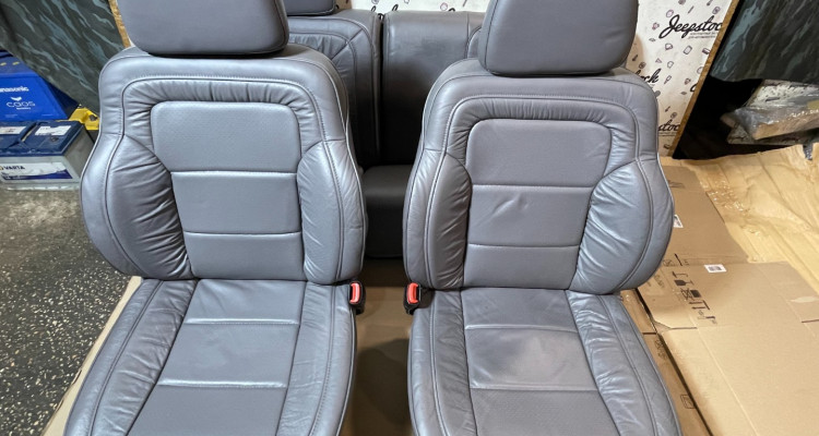 Комплект сидений LHD (Quartz) 92-95 Jeep Grand Cherokee ZG-ZJ, оригинальный номер производителя Jeep Grand Cherokee ZG-ZJ OEM Комплект сидений LHD (Quartz) 92-95