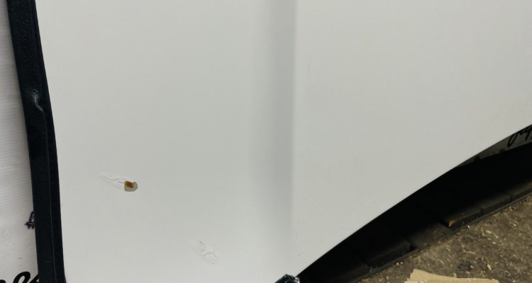 Капот передний белый Jeep Grand Cherokee WG-WJ, оригинальный номер производителя 53013312AB OEM Капот в сборе с утеплителем белый Jeep Grand Cherokee WG-WJ