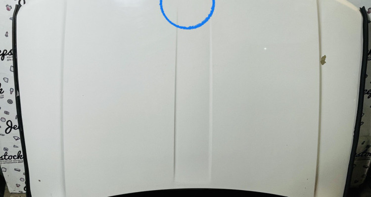 Капот передний белый Jeep Grand Cherokee WG-WJ, оригинальный номер производителя 53013312AB OEM Капот в сборе с утеплителем белый Jeep Grand Cherokee WG-WJ