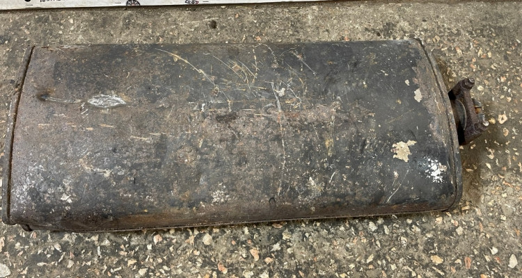 Глушитель с трубой 4.0L 92-96 (1) Jeep Grand Cherokee ZG-ZJ, оригинальный номер производителя 52018162 OEM Банка глушителя 4.0L 92-95 Jeep Grand Cherokee ZG-ZJ