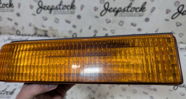 Поворотники передние оранжевые 92-97 Jeep Grand Cherokee ZG-ZJ, оригинальный номер производителя 5600509956005098 OEM Поворотники передние оранжевые 92-97