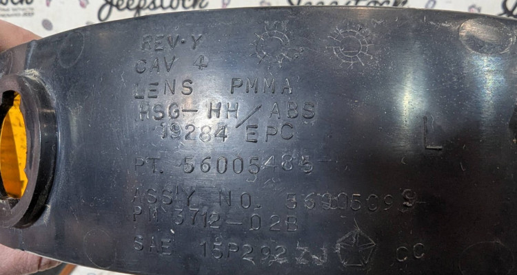 Поворотники передние оранжевые 92-97 Jeep Grand Cherokee ZG-ZJ, оригинальный номер производителя 5600509956005098 OEM Поворотники передние оранжевые 92-97