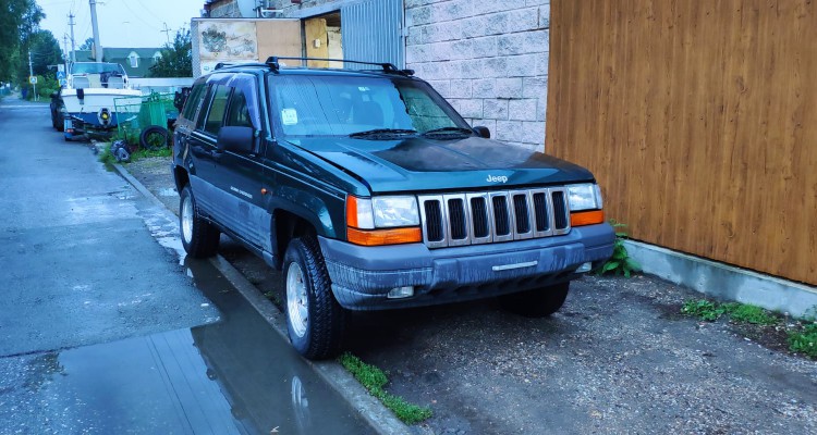 Дверь задняя правая зеленая LAREDO Jeep Grand Cherokee ZG-ZJ, оригинальный номер производителя 04856148 OEM Дверь задняя правая зеленая LAREDO